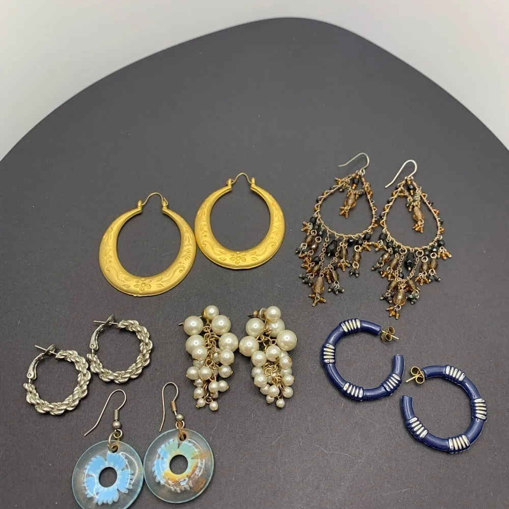 Lot of Six Sets of Earrings for Pierced Ears Silver Gold Tone Pearl Dangle Hoop‎